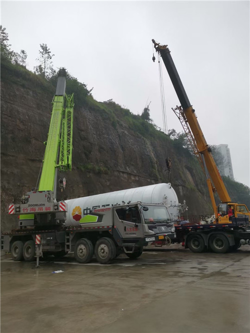 宁强县“不怕风雨冻”—— 吊车的 “恶劣环境适应” 技术